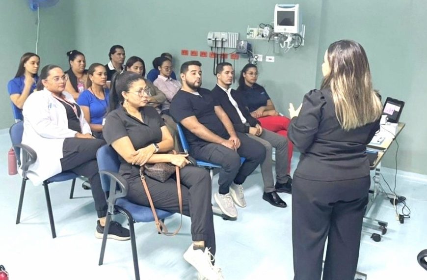 Hospital Municipal Yrene Fernández completa capacitación en “Atención al Usuario” para el 100% de su personal